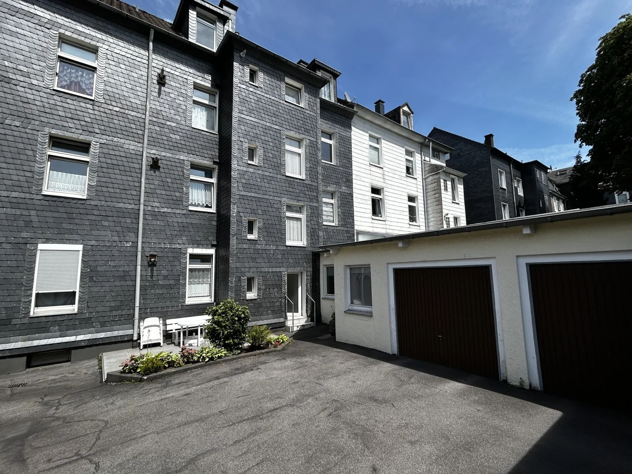 Immobilienpaket Wuppertal – Huldastraße 36 · Rückseite und Garagenhof